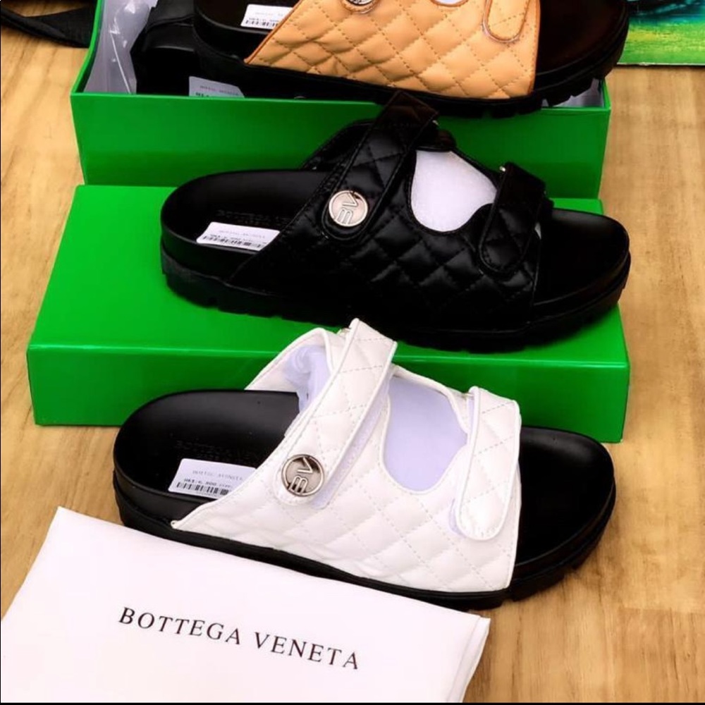 Bottega veneta , size 10.5